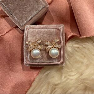 Handmade Gold Crystal Bow Pearl Stud Earrings‎ – Natural Freshwater Pearl